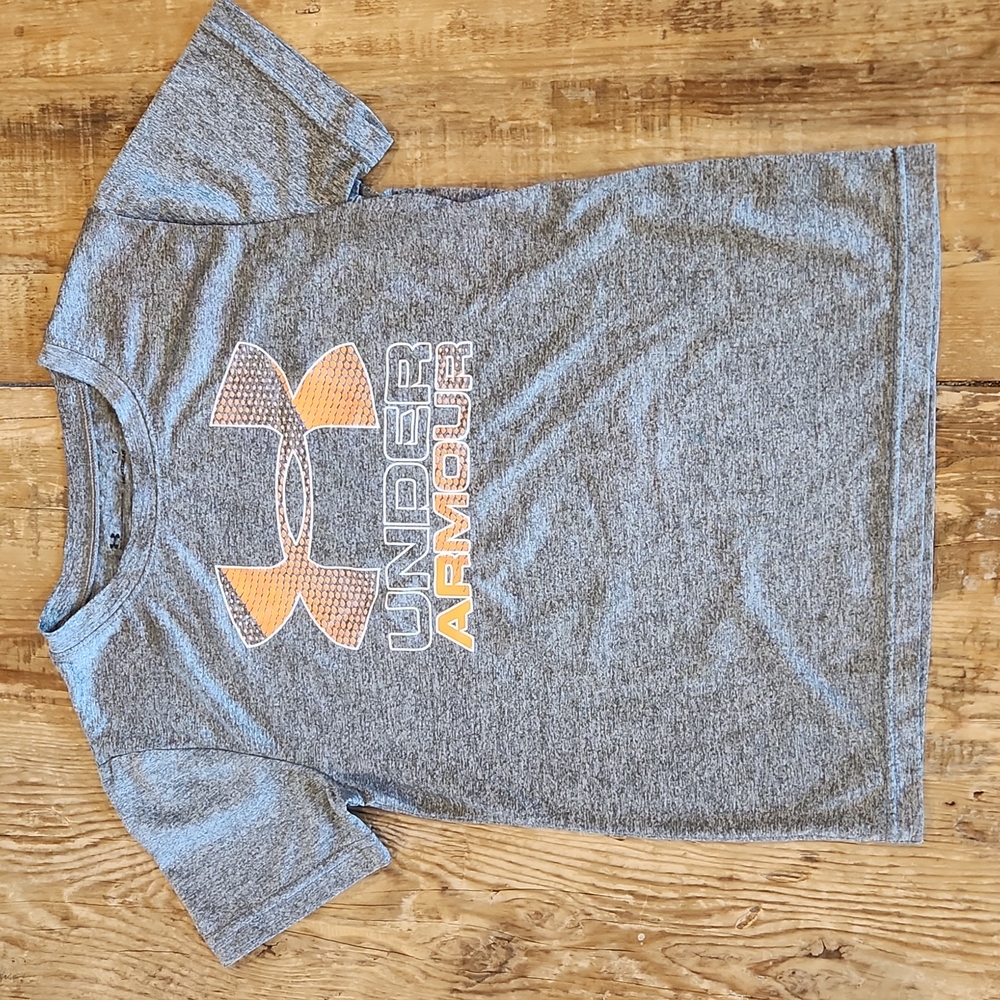 Under Armour boy's tshirt size 7